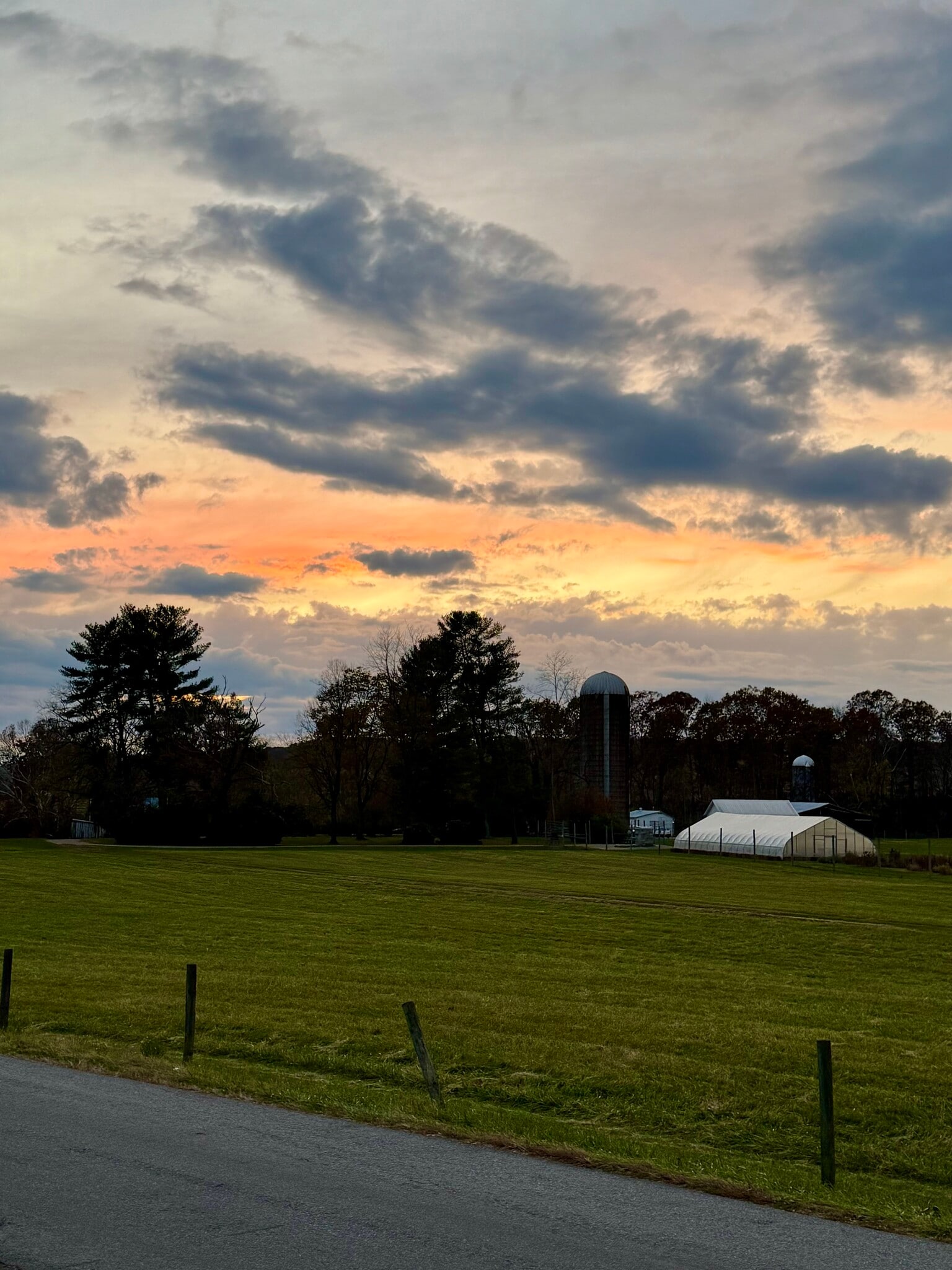 Building Photo - 5163 Whitethorne Rd