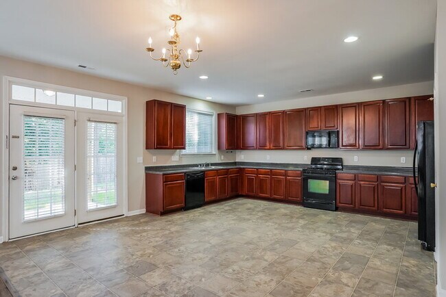 Building Photo - 2852 Roundleaf Ct