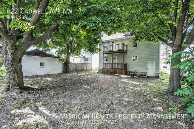 Building Photo - 422 Cadwell Ave NW
