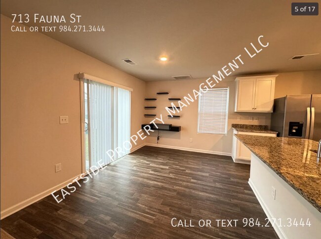 Building Photo - 713 Fauna St