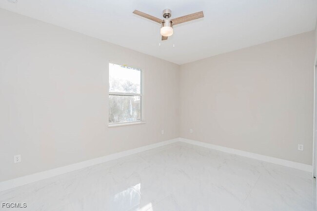 Building Photo - 4419 22nd St SW