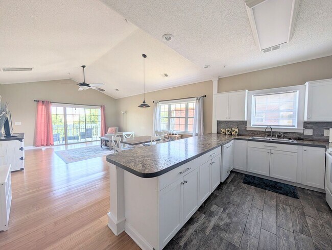 Building Photo - 3947 Gladiola Ct