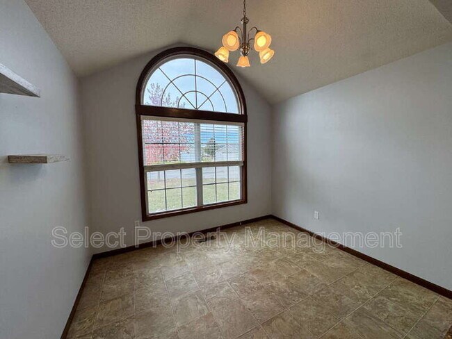 Building Photo - 1808 Noble Kinsmen Pl