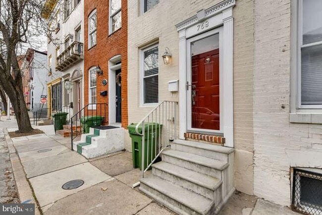 Building Photo - 768 Carroll St