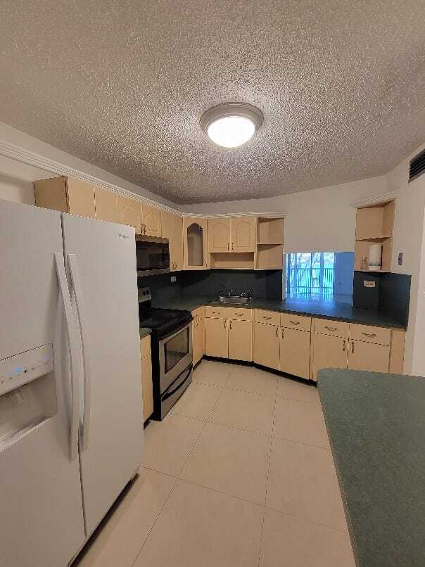 Kitchen - 1670 NE 191st St