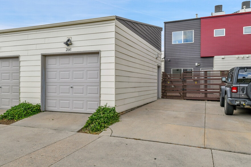 Building Photo - 2841 W 52nd Ave