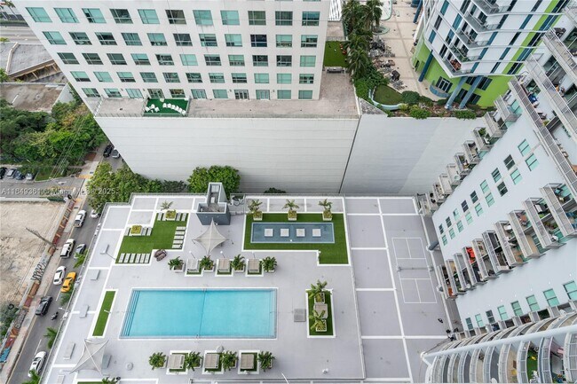 Building Photo - 690 SW 1st Ct