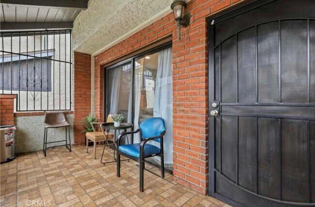 Building Photo - Charming 3BR Townhome in Gardena