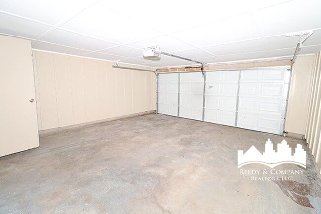 Building Photo - 2010 Tammwood Dr