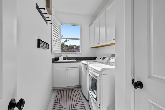 Building Photo - 6004 Curie Pl