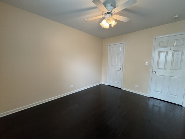 Building Photo - 485 Sidney Ave