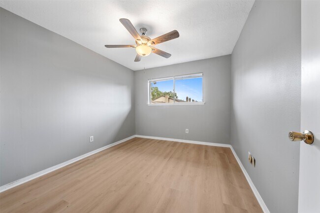 Building Photo - 11610 S Kirkwood Rd