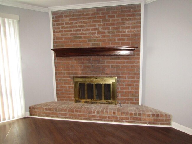 Building Photo - 1716 Twin Brooks Dr SE