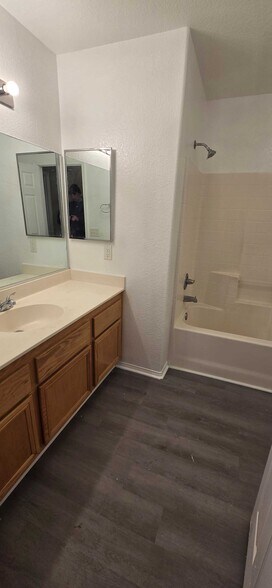 Building Photo - 43627 6th St E