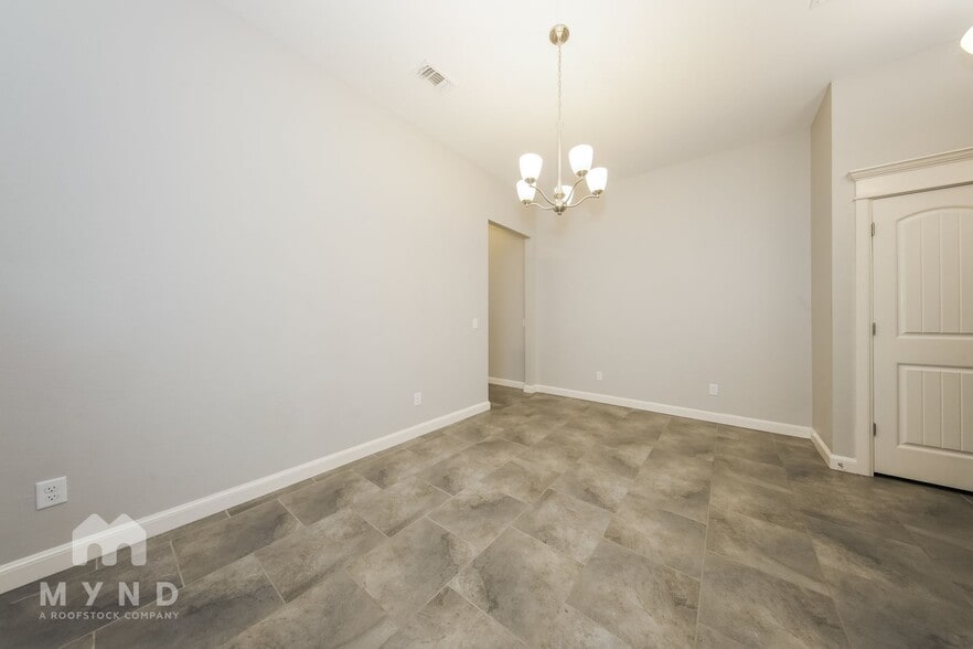 Building Photo - 1013 Merlin Dr