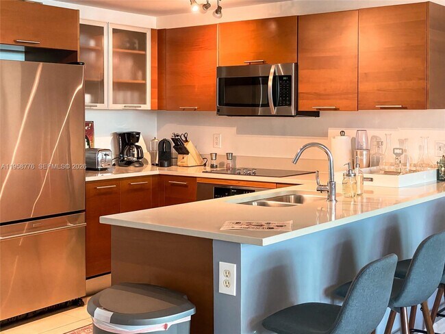 Building Photo - 3250 NE 1st Ave