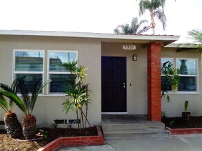 Building Photo - 2 Bedroom 1 Bath Ground Floor Apartment fo...