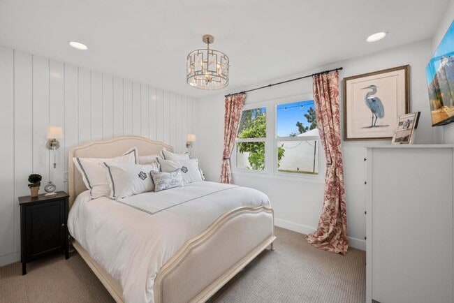 Building Photo - Open Concept 3 Bedroom, 2 Bath Craftsman H...