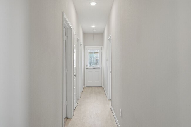 Building Photo - 10406 Milford Wds Ln