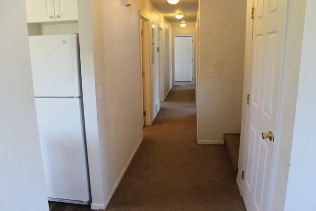 Hallway - 1121 Roosevelt St