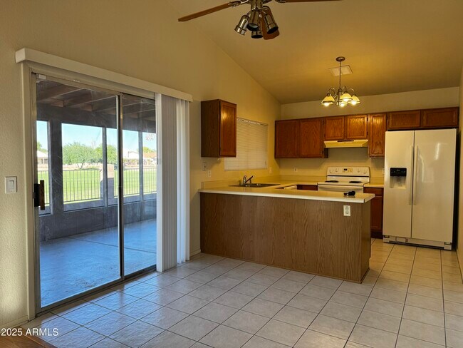 Building Photo - 10830 W Diana Ave