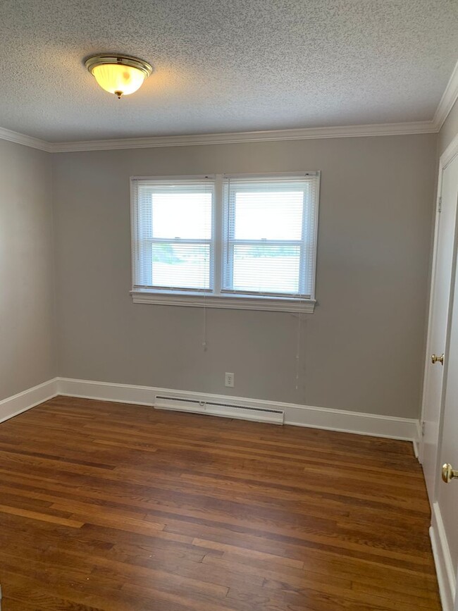 Building Photo - Country Living with City Convenience!