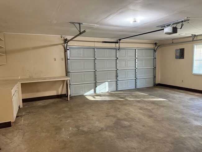 Building Photo - Available NOW-  103 Meadowlark-1/2 Off the first month rent with a 12-month lease