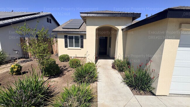 Building Photo - 5 bedroom, 2 bathroom, 3 car garage located near Taft Hwy/ Chevalier Rd