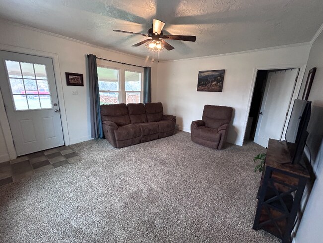 Building Photo - 200 18th St SW