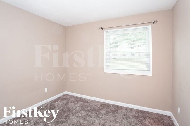 Building Photo - 4940 Marchwood Dr