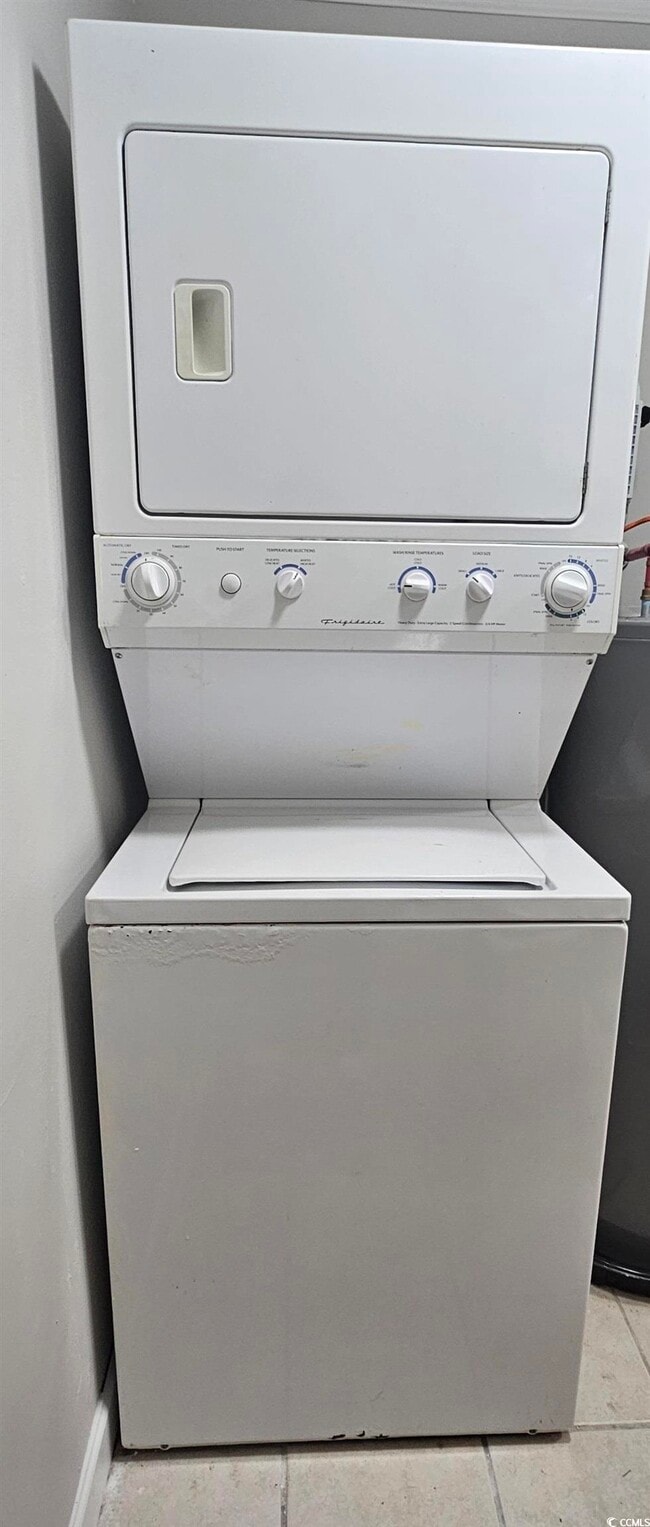 Building Photo - 615 Carter Ln