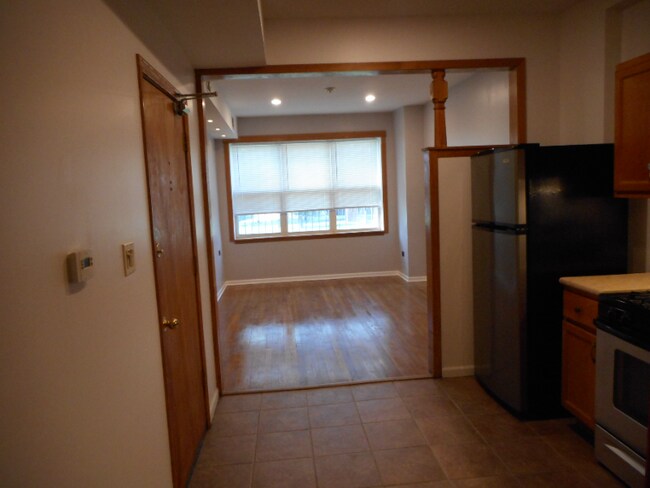 Building Photo - 4618 W Jackson Blvd