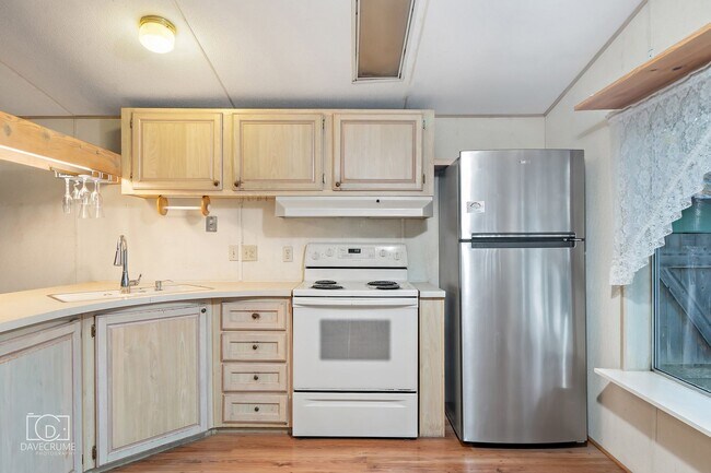 Building Photo - Waterfront 2-Bedroom Home with Scenic Views