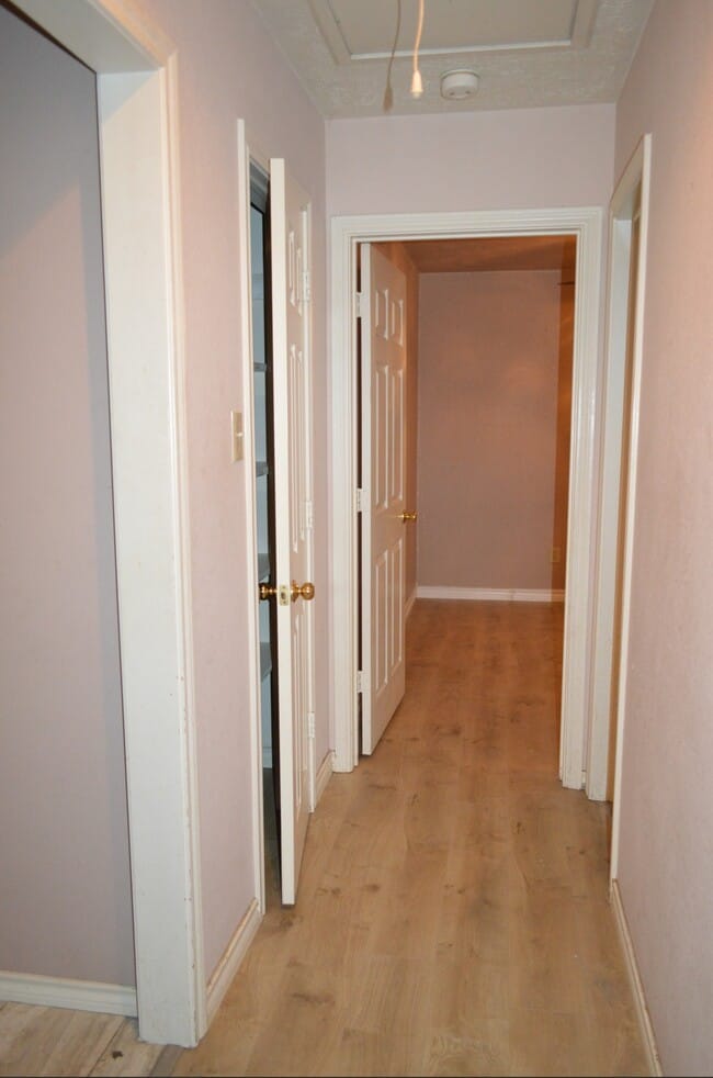Building Photo - 2522 Belmeade Dr