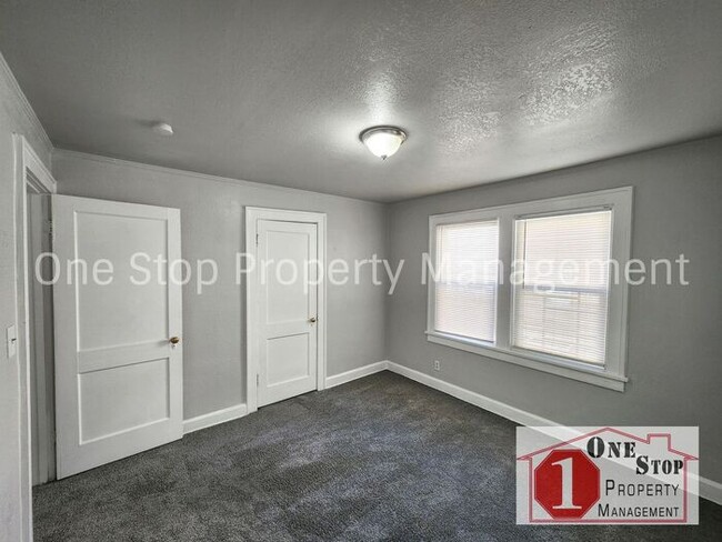 Building Photo - 3 Bedroom, 1 Bathroom in Kansas City