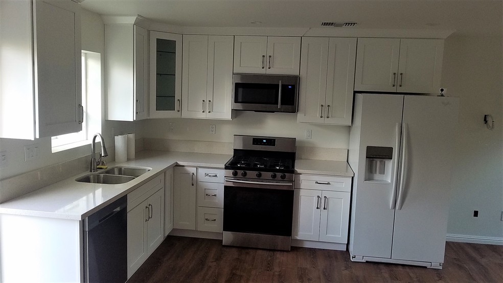 Kitchen - 6619 Daryn Dr