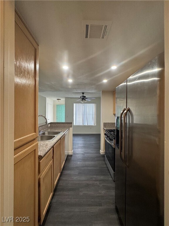 Building Photo - 7100 W Pirates Cove Rd