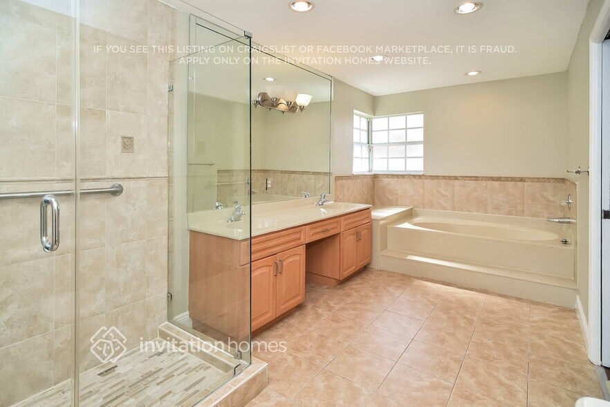 Building Photo - 14655 SW 139th Ct