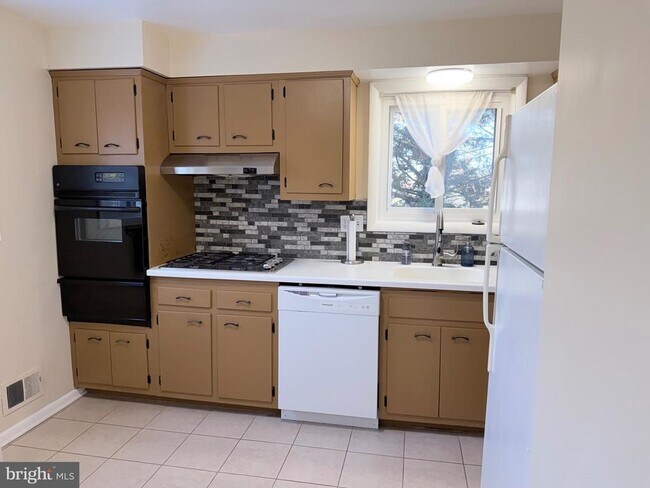 Building Photo - 4207 15th St N