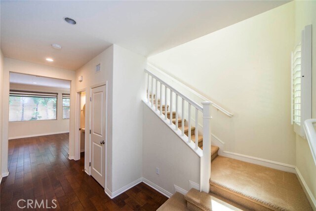 Building Photo - 33 Bromeliad