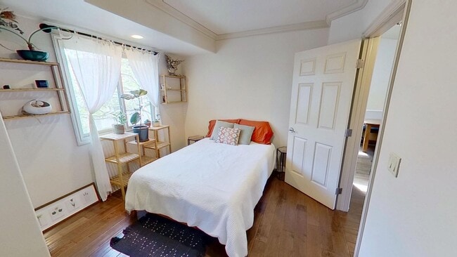 Building Photo - Stylish and Convenient: Your Dream 3 bed / 2 bath Rental  in Downtown Santa Barbara!