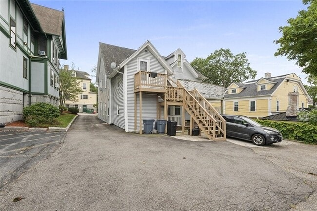 Building Photo - 36 Cedar St