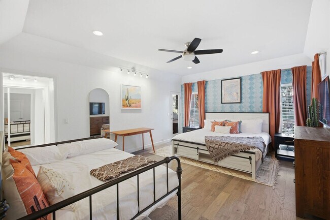 Building Photo - 2915 Quail Oak St