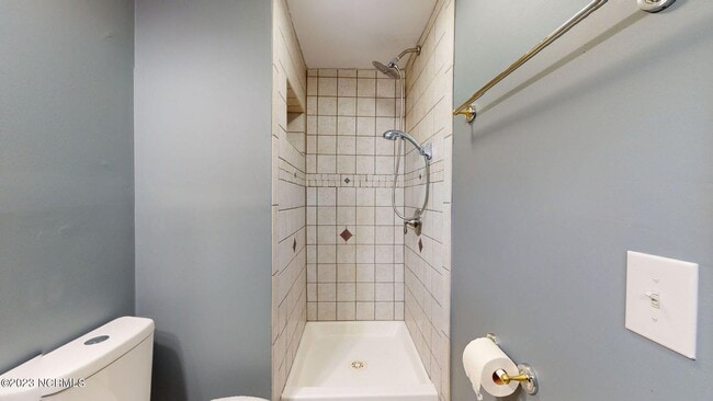 Building Photo - 741 Cindas Ln