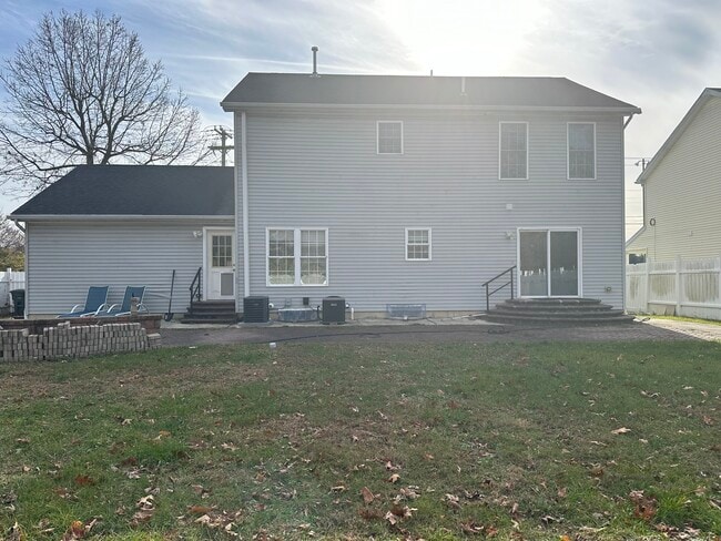 Outside back - 209 Wilmer St