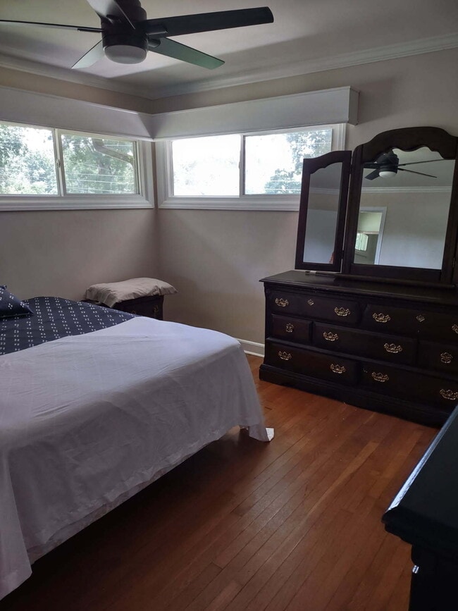 Building Photo - Furnished Charming 1-Bedroom with Private On-Suite Bathroom in Pfafftown!
