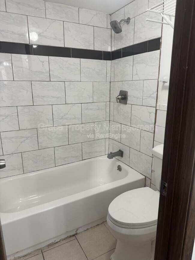 Building Photo - 364 S Ironton St