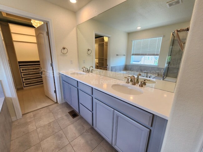 Building Photo - 808 Byrd Dr