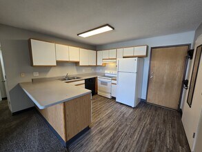 Building Photo - 60 Miller Ave SW