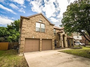 Building Photo - 408 Misty Ln